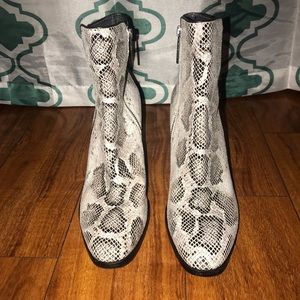 Donald J. Pliner Boots